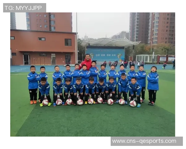 提升足球教练技能的专业培训班助你成为优秀教练的最佳选择